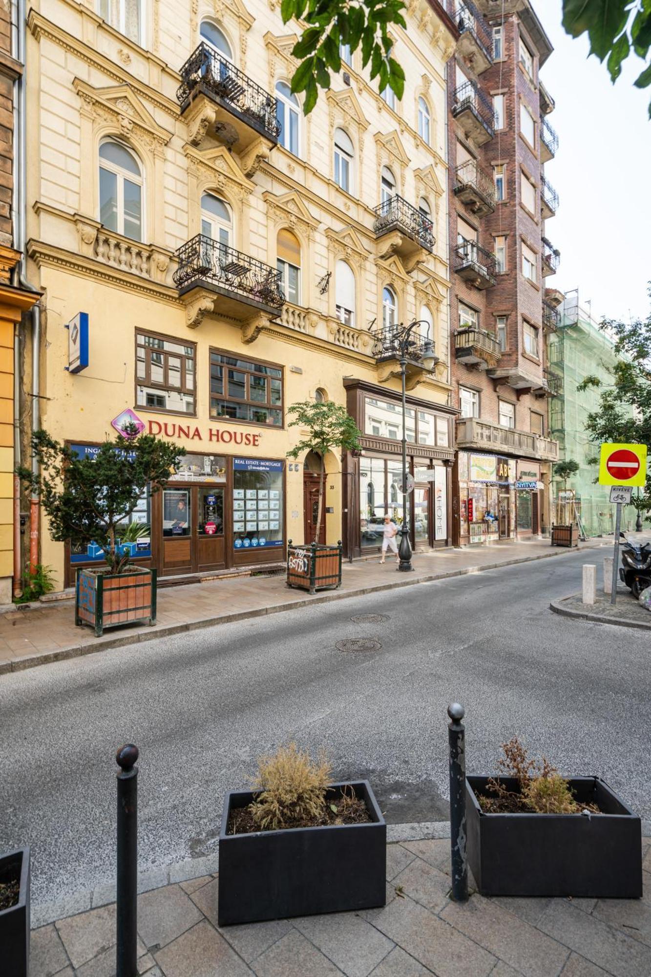 Kiraly 33 - Hidden Gem - Best Location By Bqa Budapest Bagian luar foto